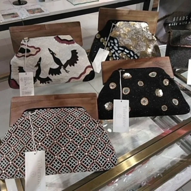 大丸東京店様にて🐱
昨日１６日から一週間限定で
ナツマツリ特別企画！
ファションフロアおもてなし７days
と言うお祭りイベントが開始しました🐶
３階〜８階の婦人服売り場・紳士服売り場にて
税込み１６，５００円以上お買い上げ
頂いたお客様対象で
ワークショップイベントも開催します🐣
その他各階でイベントが盛りだくさんです
皆様是非遊びに来てください🐭