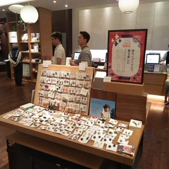 皆様にお知らせです🐣
只今二子玉川蔦屋家電様にて
inorUが好評販売中です🦔
９月７日までの期間限定ですので
お近くに御用の際はこの機会に
遊びに行ってみてください🐭
二子玉川駅東口より徒歩約３分です🐤
待ってま〜す🐼