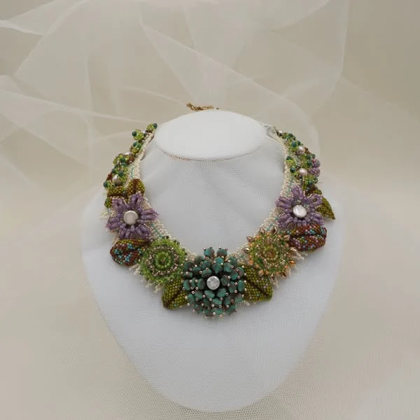 Take the TOHO Challenge 2025 “Sonoran Sunset”
 
Created by mini kit designer Yukimi Yonemoto (米元　雪美) from Japan
Title: YUKIMI

See much more at https://www.facebook.com/TeamTOHO/

#tohobeads #tohochallenge2025 #teamtohobeads #starmanbeads #bobbybeadstore #twinklebeadsdortmund #ilovetohobeads #tohobeadsconnectingpeople #glassbeadart #tohochallenge
#トーホービーズ #トーホーチャレンジ