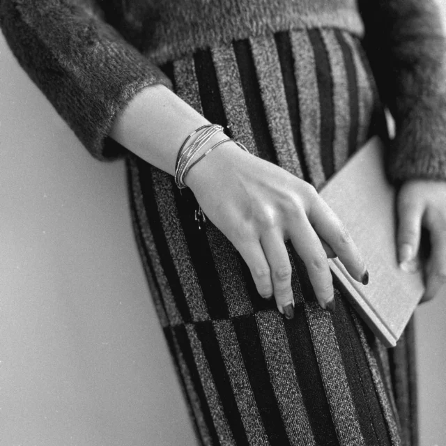 金具をスライドするだけでサイズ調整OK。
ネイルをしていても、片手でも、
“するん” と着脱できるストレスフリー仕様。

トーホービーズ楽天市場店にて販売中です。

#beadeddna
#楽ちんアクセ