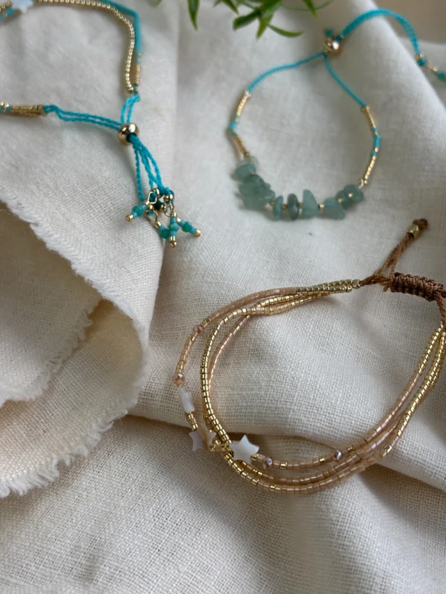 シンプルで上品なデザインだから、
どんなコーデにも自然に馴染む。
ギフトにもおすすめの万能シリーズ。

トーホービーズ公式楽天市場店にて販売中。

#beaded dna
#楽ちんアクセ